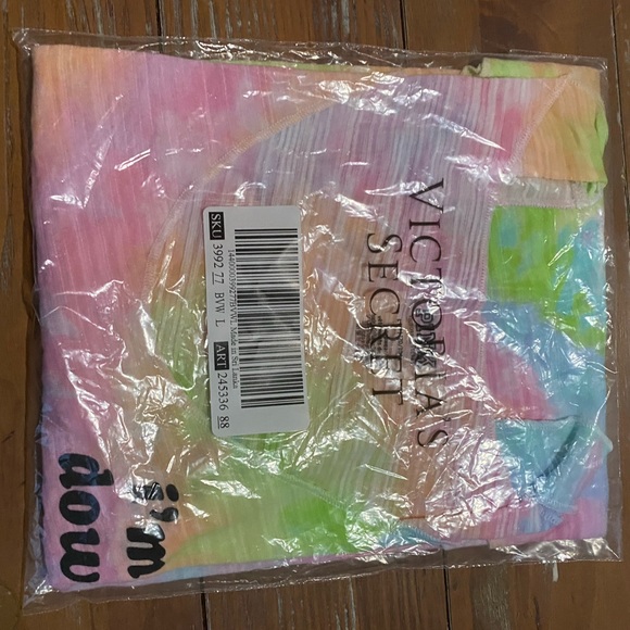 NEW VS PINK Tie Dye Tank Top - Picture 3 of 3